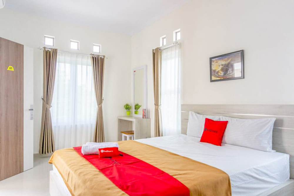 RedDoorz Room