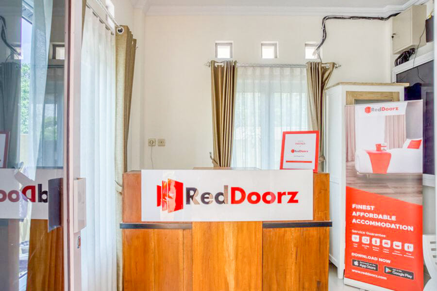 RedDoorz Syariah near Taman Pelangi Monjali