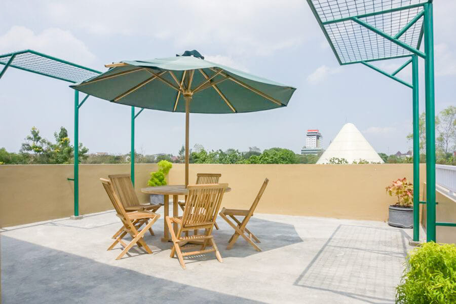 RedDoorz Syariah near Taman Pelangi Monjali