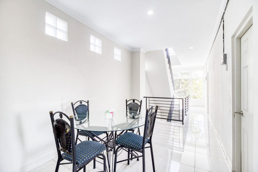 RedDoorz near Condongcatur Bus Station 