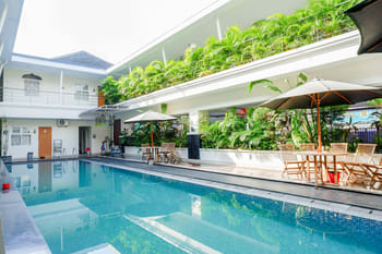 Urbanview Hotel Syariah Casa Azmya Yogyakarta by RedDoorz