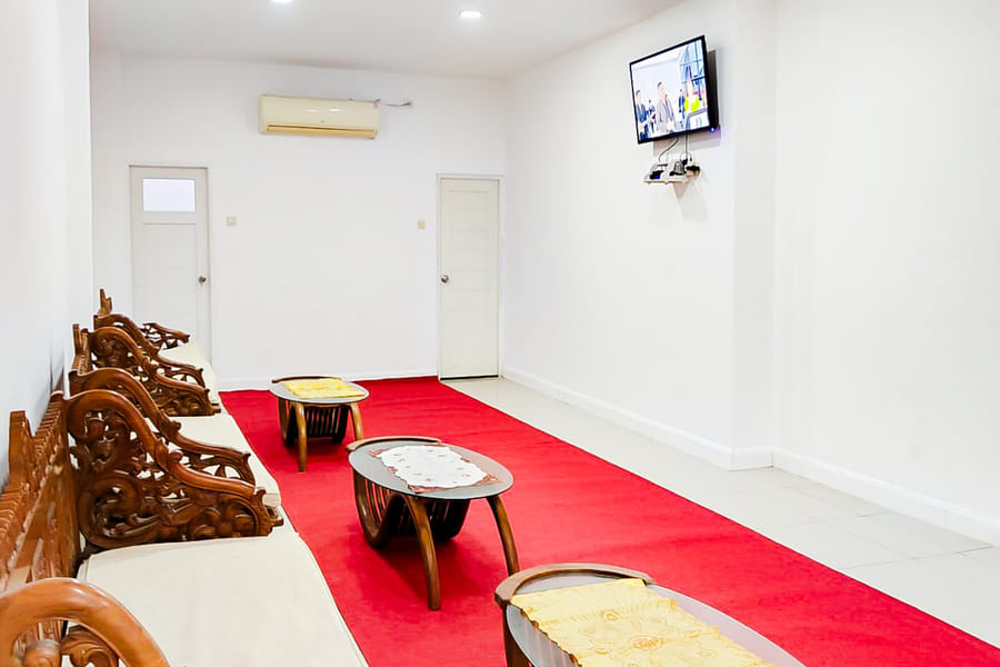 RedDoorz Premium Hotel Sopo Holong Sibolga