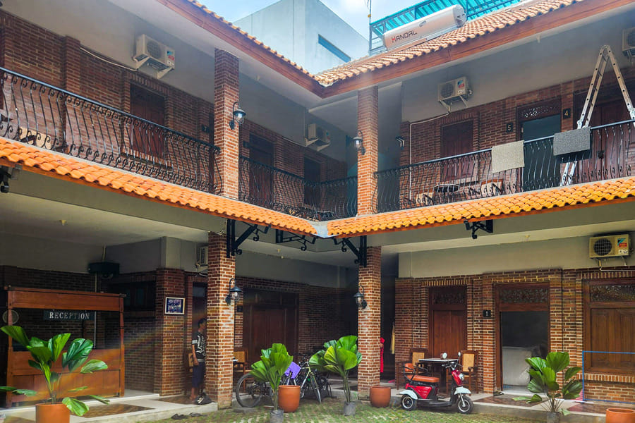 RedDoorz near Stasiun Sragen