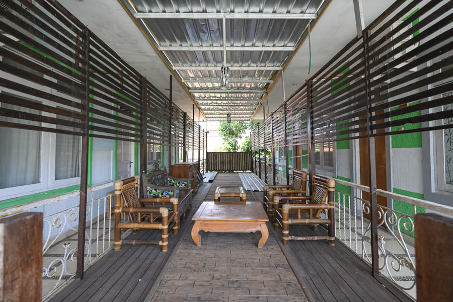 RedDoorz @ De'balcon Accomodation Kuta Bali