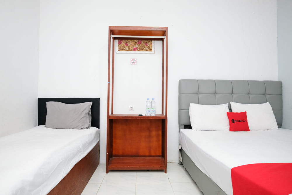 RedDoorz Family Room