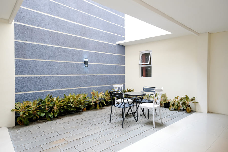 Urbanview Indria Inn Solo by RedDoorz