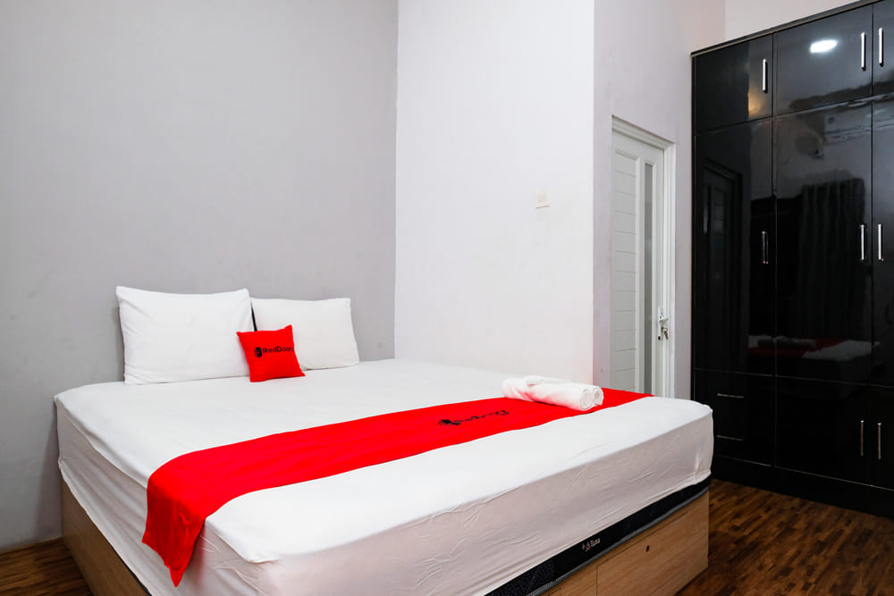 RedDoorz Room
