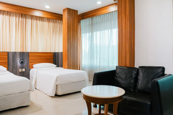 Chola Inn @ Nagoya Hill Batam Mitra RedDoorz