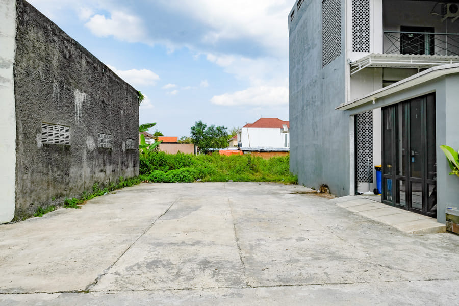 RedDoorz Near Graha Saba Buana 2