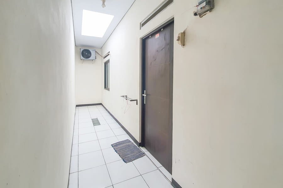 RedDoorz Syariah near Universitas Muhammadiyah Cirebon