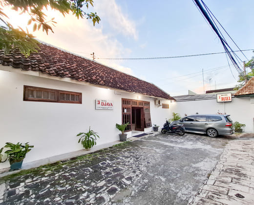 Hotel Djaya RedPartner near Alun Alun Nganjuk