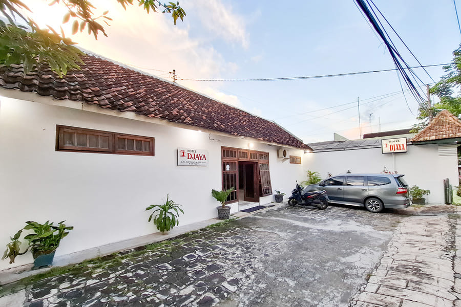 Hotel Djaya RedPartner near Alun Alun Nganjuk