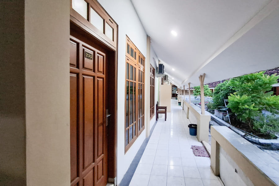 Hotel Djaya RedPartner near Alun Alun Nganjuk