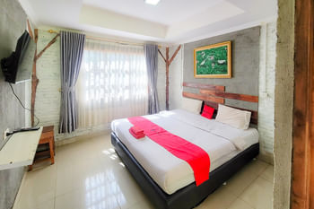 RedDoorz Plus @ Ladang Asri Homestay Lampung
