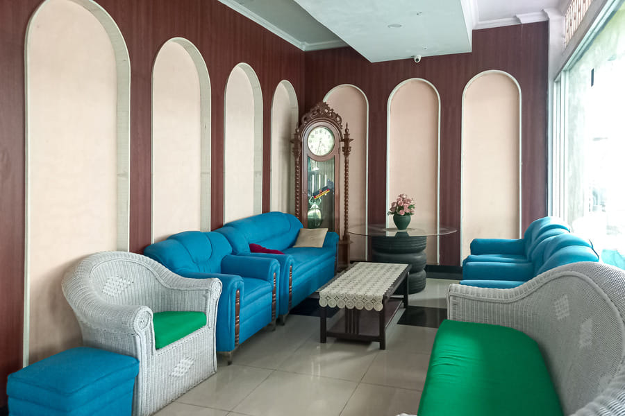 RedDoorz Hotel Baaraka near Living World