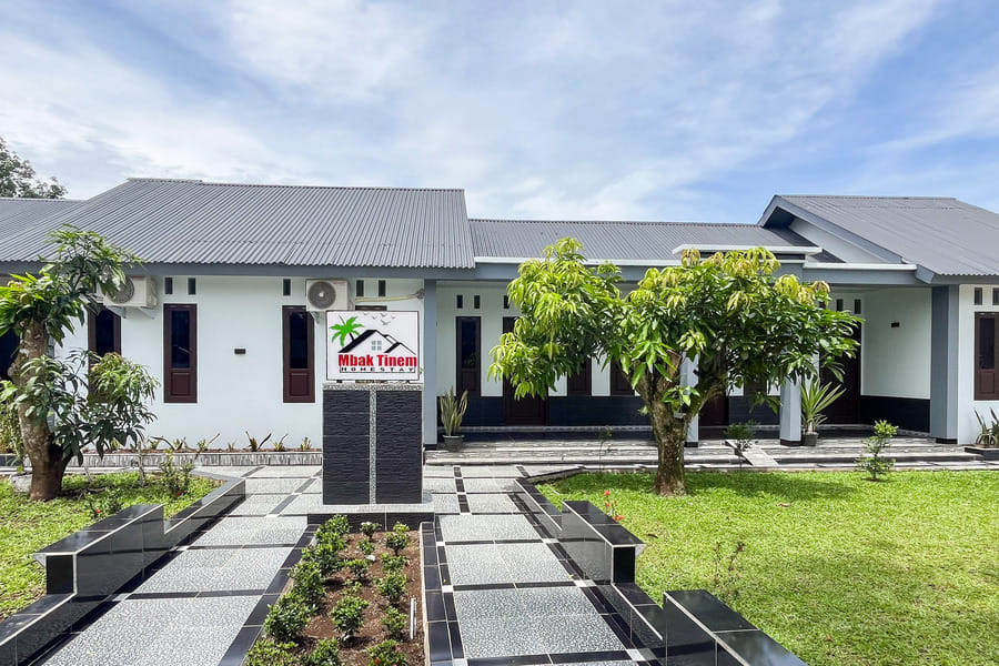 RedDoorz @ Mbak Tinem Near Bandara Lubuk Linggau