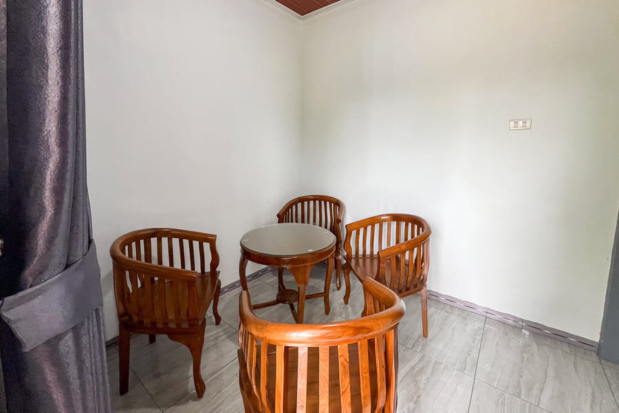 RedDoorz @ Mbak Tinem Near Bandara Lubuk Linggau