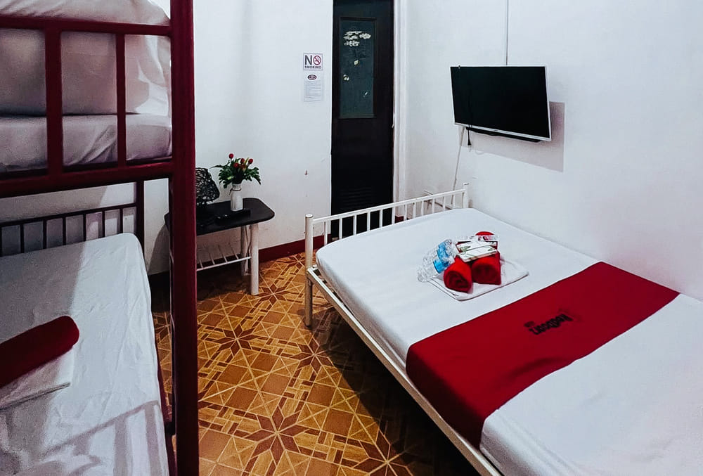 RedDoorz Family Room