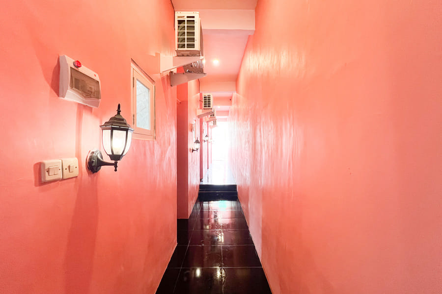 RedDoorz near Sunrise Mall Mojokerto