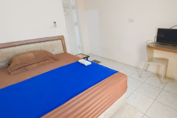 RedDoorz @ Fortune Hotel Jalan Walanda Maramis Manado
