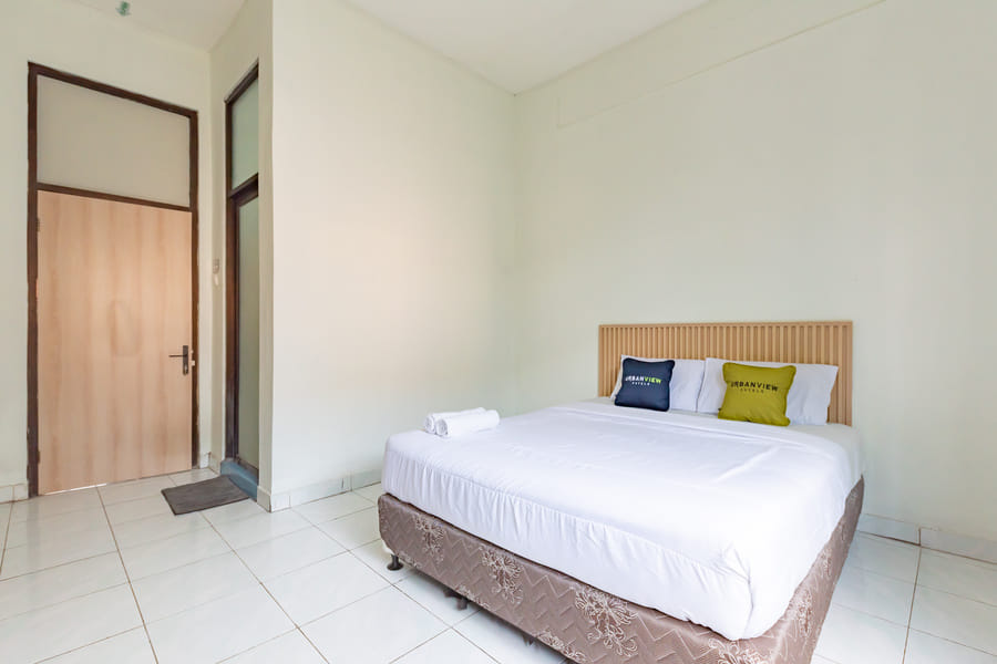 Urbanview Syariah Wisma Husada Kalibanteng