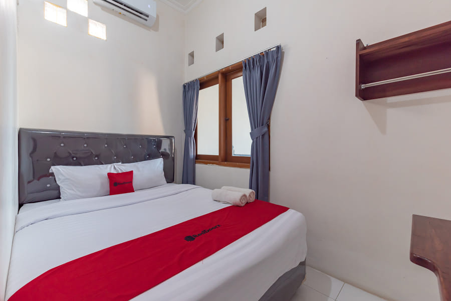 RedDoorz @ Anjasmoro Guest House near Bandara Ahmad Yani Semarang