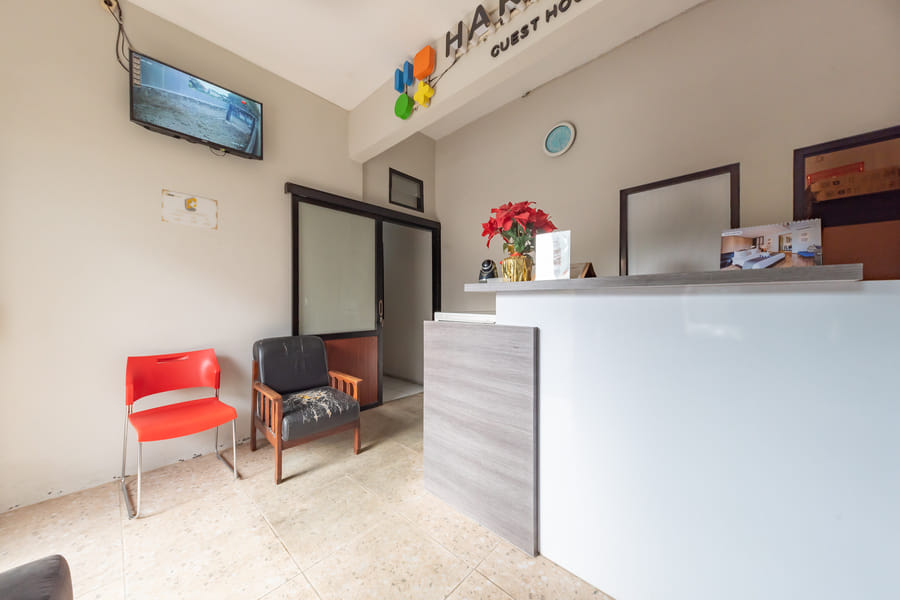 RedDoorz near Stasiun Tawang Semarang