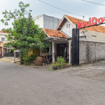RedDoorz near Stasiun Tawang Semarang