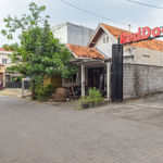 RedDoorz near Stasiun Tawang Semarang