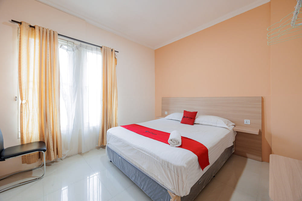 RedDoorz Room