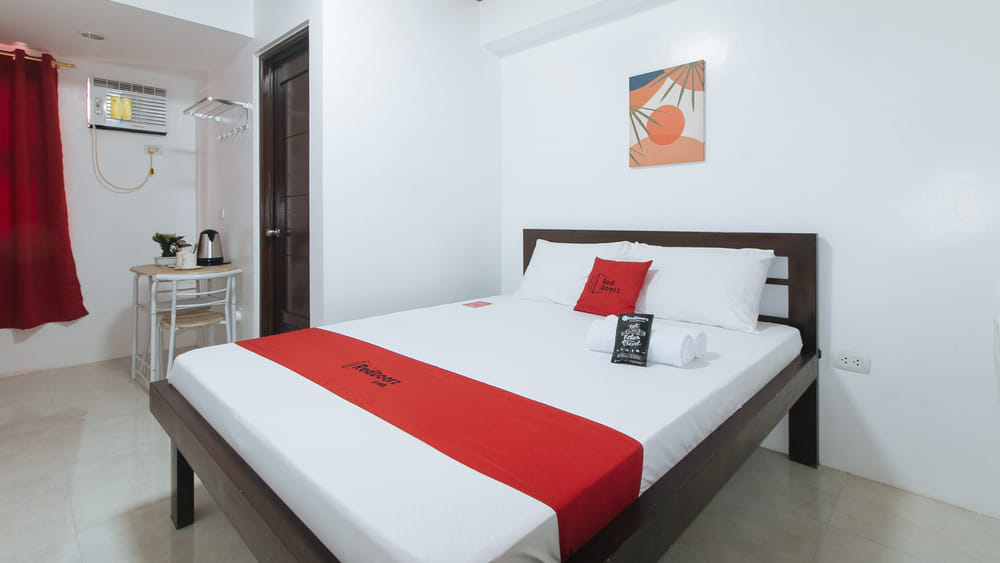 RedDoorz Room