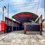 RedDoorz Syariah near Kebon Rojo Park Blitar