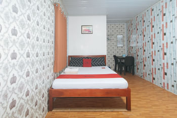 RedDoorz @ Boondocks Cabins Resort`