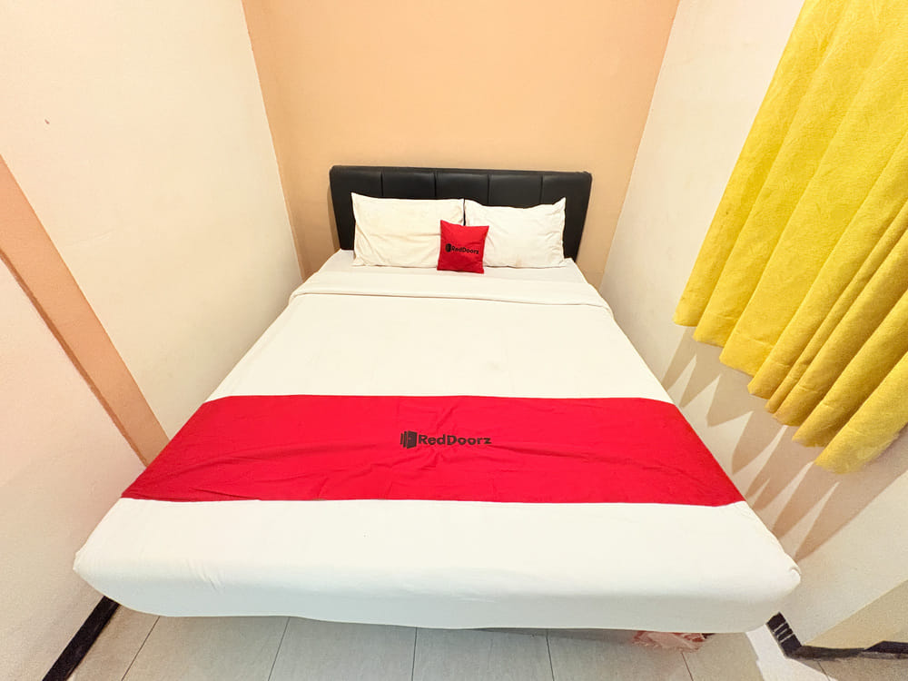 RedDoorz Room