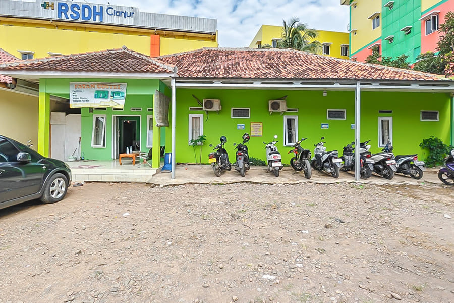 RedDoorz Syariah near RS Dr. Hafiz Cianjur
