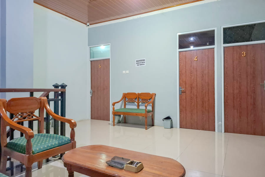 RedDoorz Syariah @ Fariza Guesthouse Kendal
