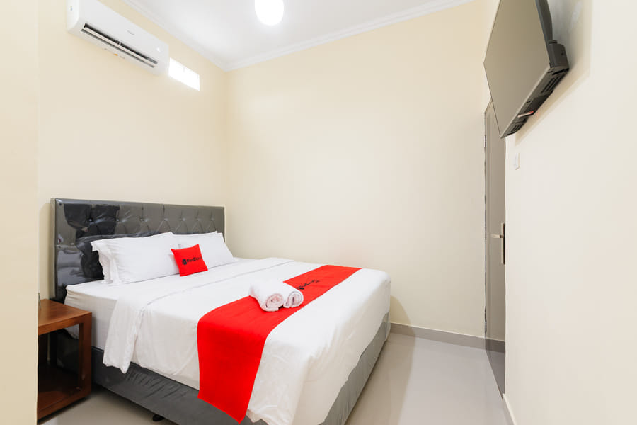 RedDoorz Syariah @ Kampung Sawah Jatimurni Bekasi