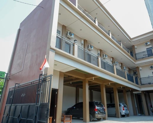 Urbanview Hotel near Alun Alun Tegal