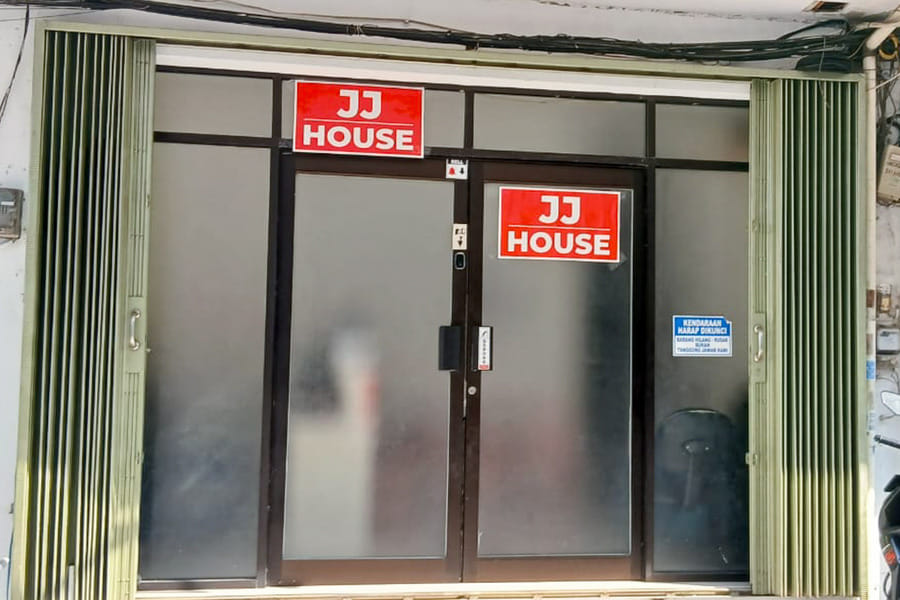 JJ House Mitra RedDoorz