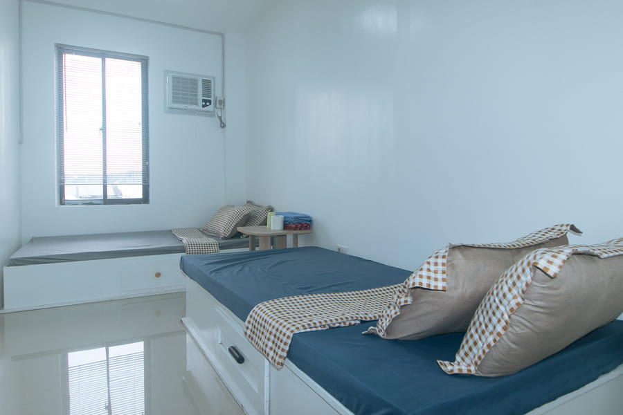 Skybox Pension House by RedDoorz