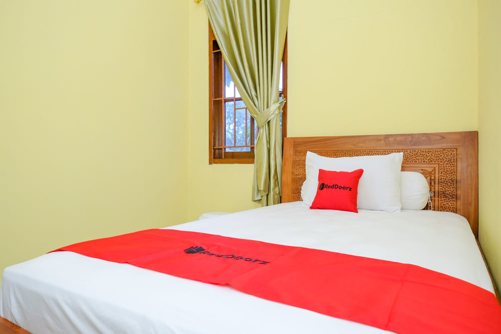 RedDoorz Single Room