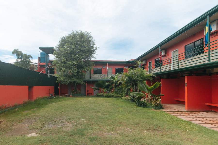 Max Travellers Inn by RedDoorz