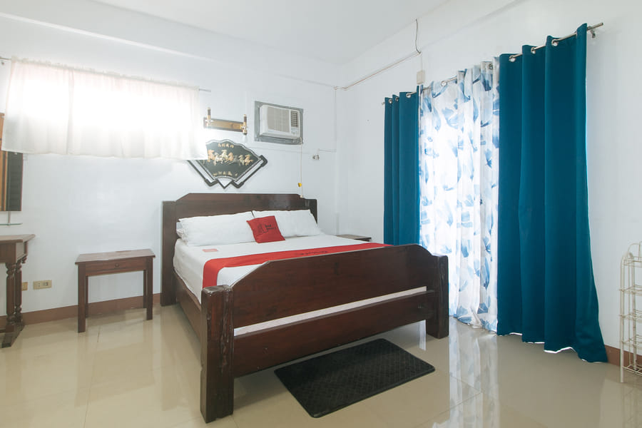 RedDoorz Premium @ Casa LenidaRose