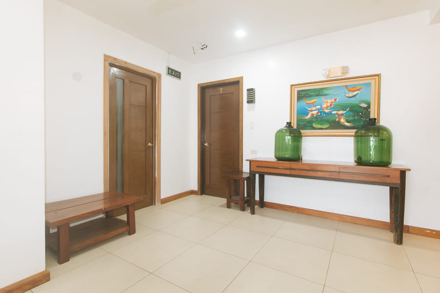 RedDoorz Premium @ Casa LenidaRose