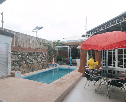 RedDoorz Premium @ Casa LenidaRose