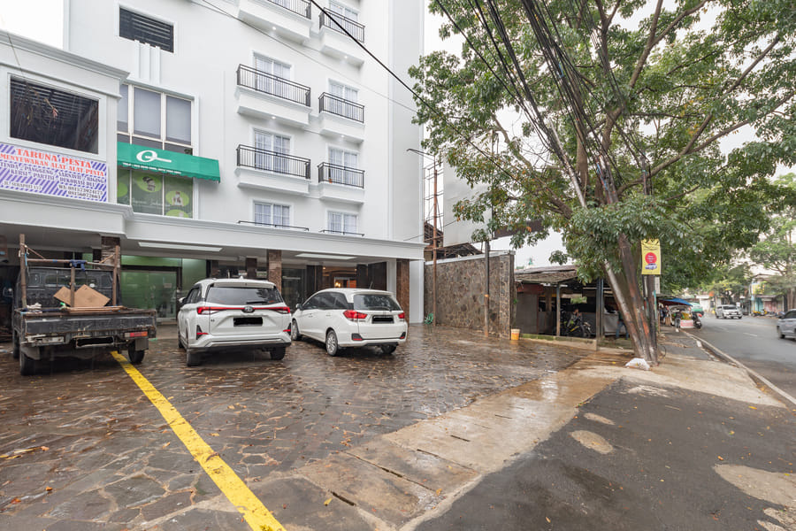 Sans Vibes Surapati Konforta Hotel