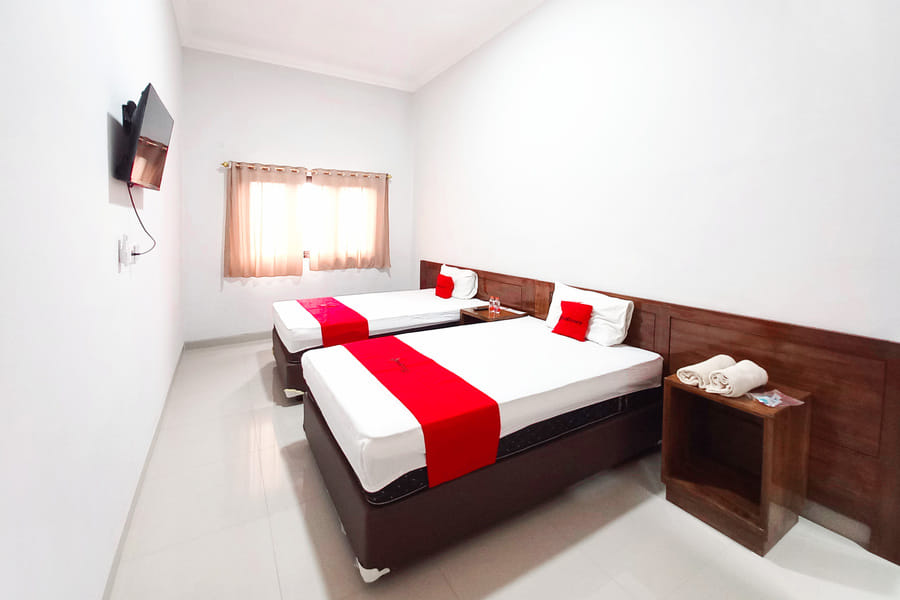 RedDoorz Plus Syariah @ Umyas Hotel near Terminal Anjuk Ladang Nganjuk