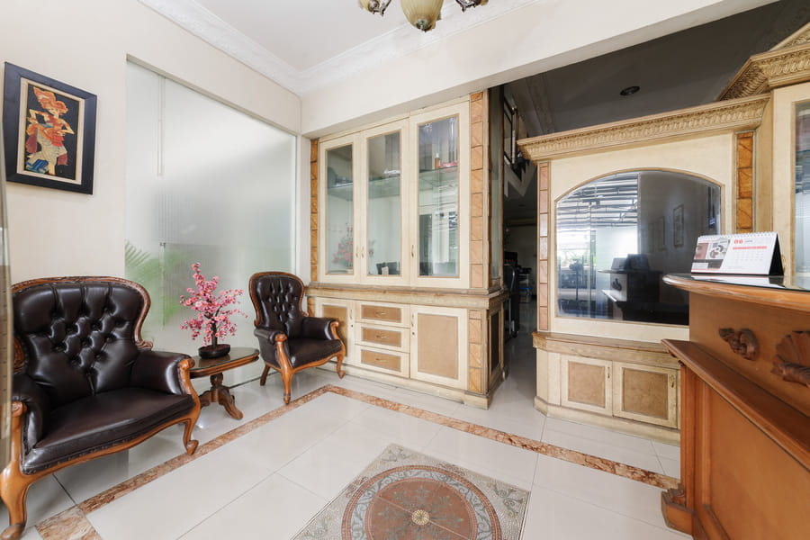 RedDoorz @ Jatiwaringin near Exit Toll Pondok Gede