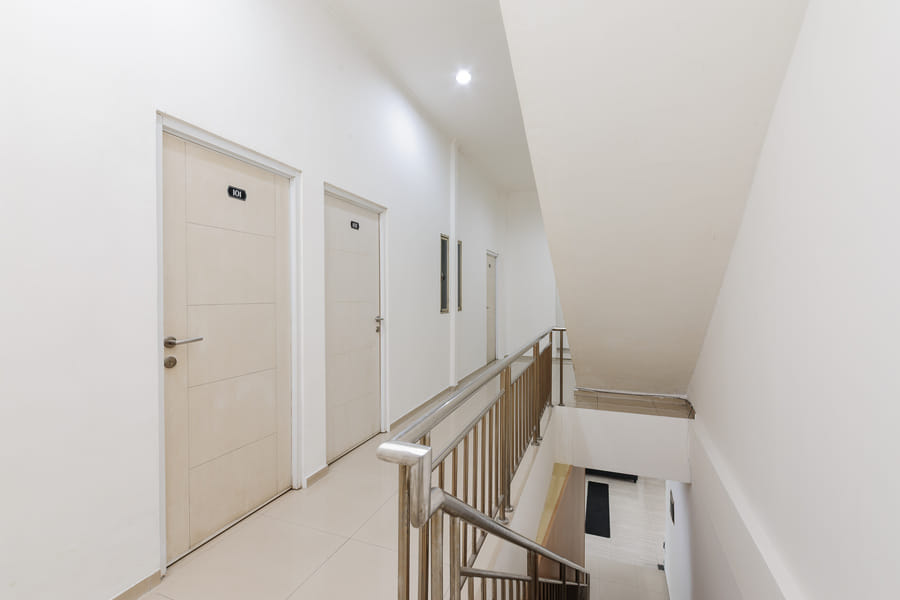 RedDoorz @ Jatiwaringin near Exit Toll Pondok Gede