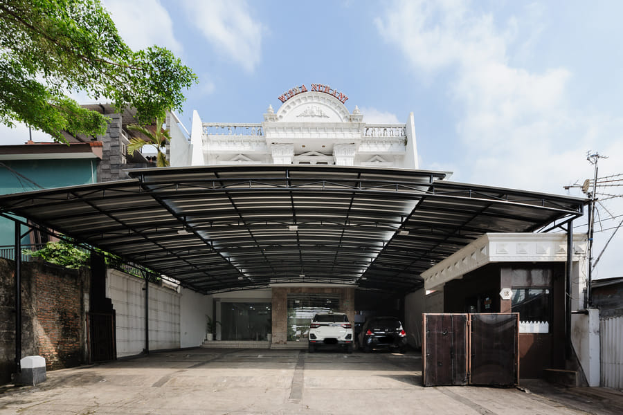 RedDoorz @ Jatiwaringin near Exit Toll Pondok Gede